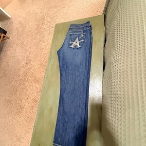 Ariat Boyfriend Jeans (28R) with Embellished Pocket